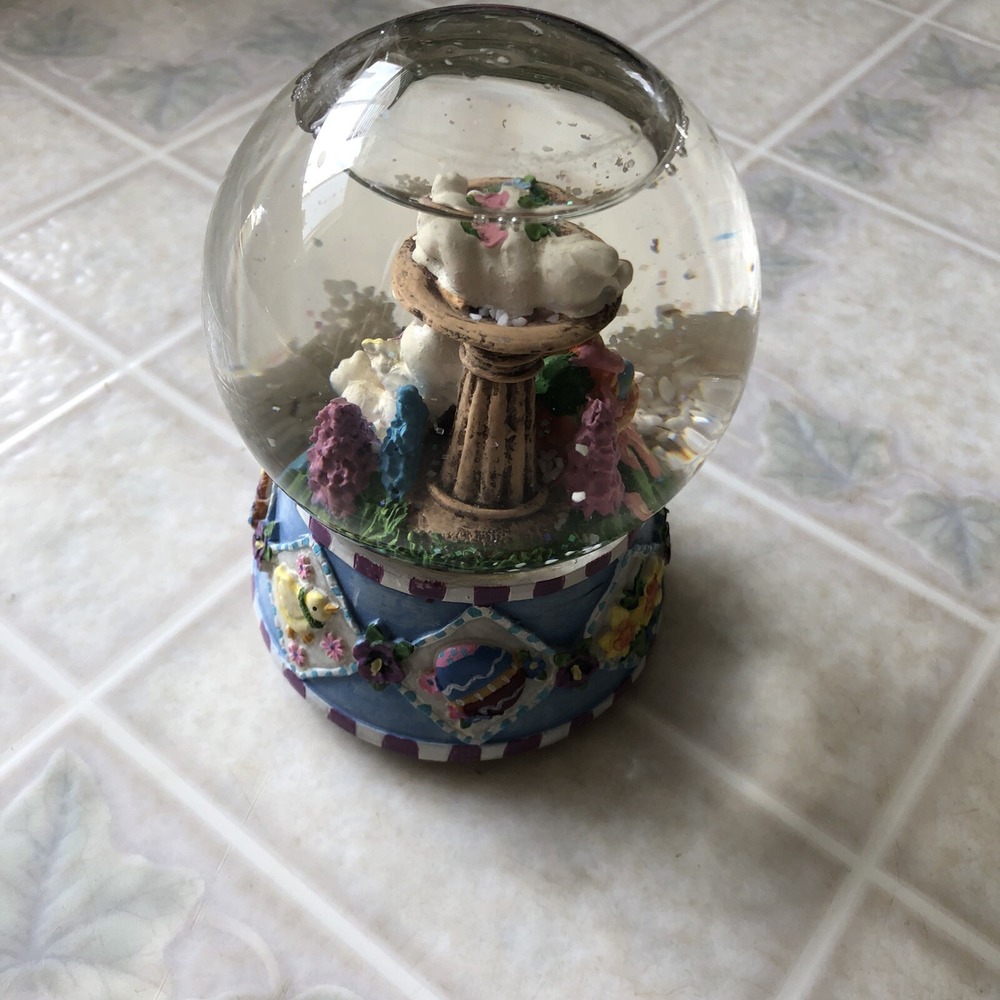 Easter Spring Globe Musical Water‎ Snow Globe Bunnies Twinkle Twinkle Little st